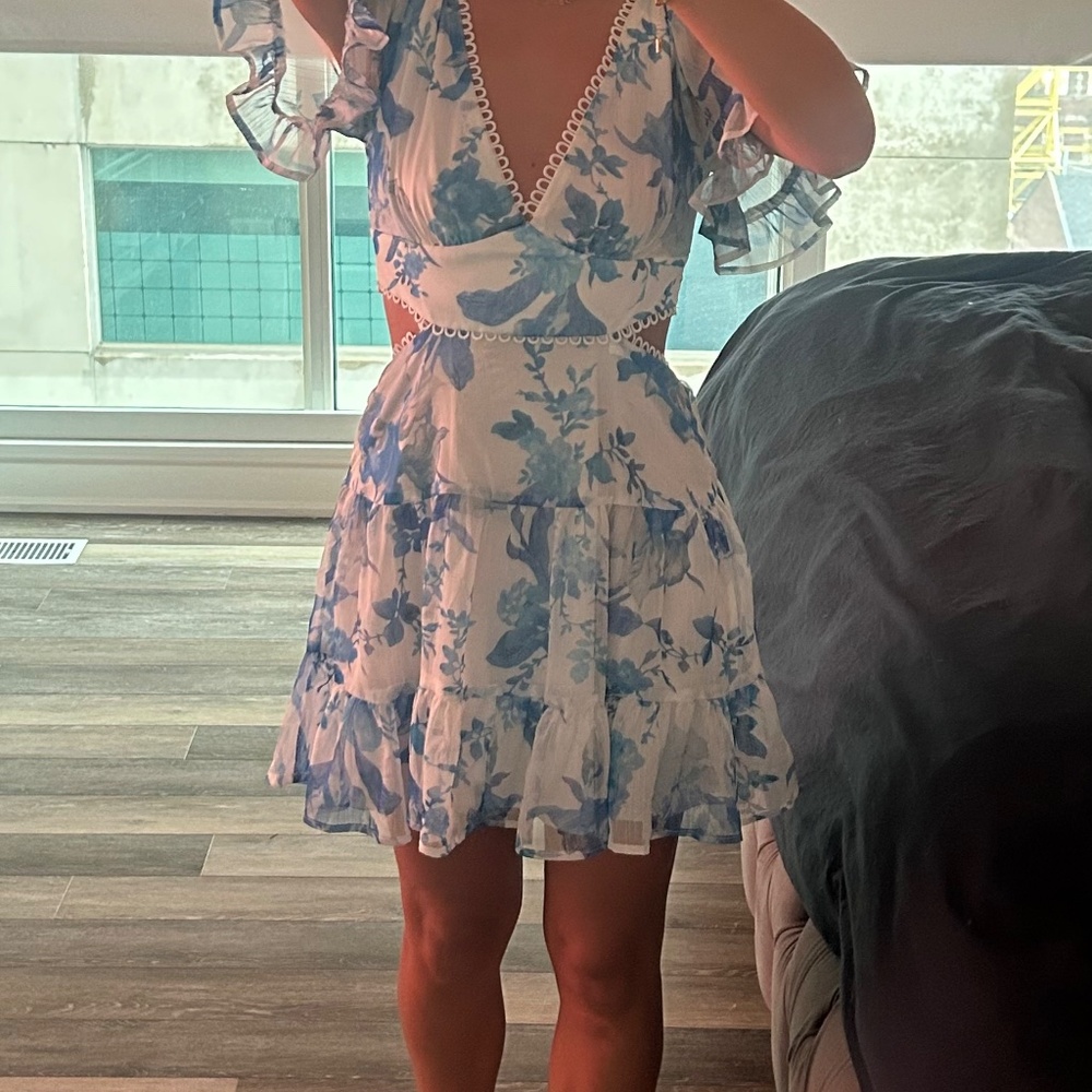 Blue and white Sabo Dress - Picture 2 of 4